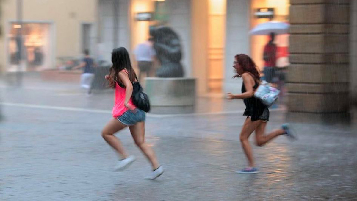 Caldo record, finalmente si respira: temperature più miti e temporali al nord Italia