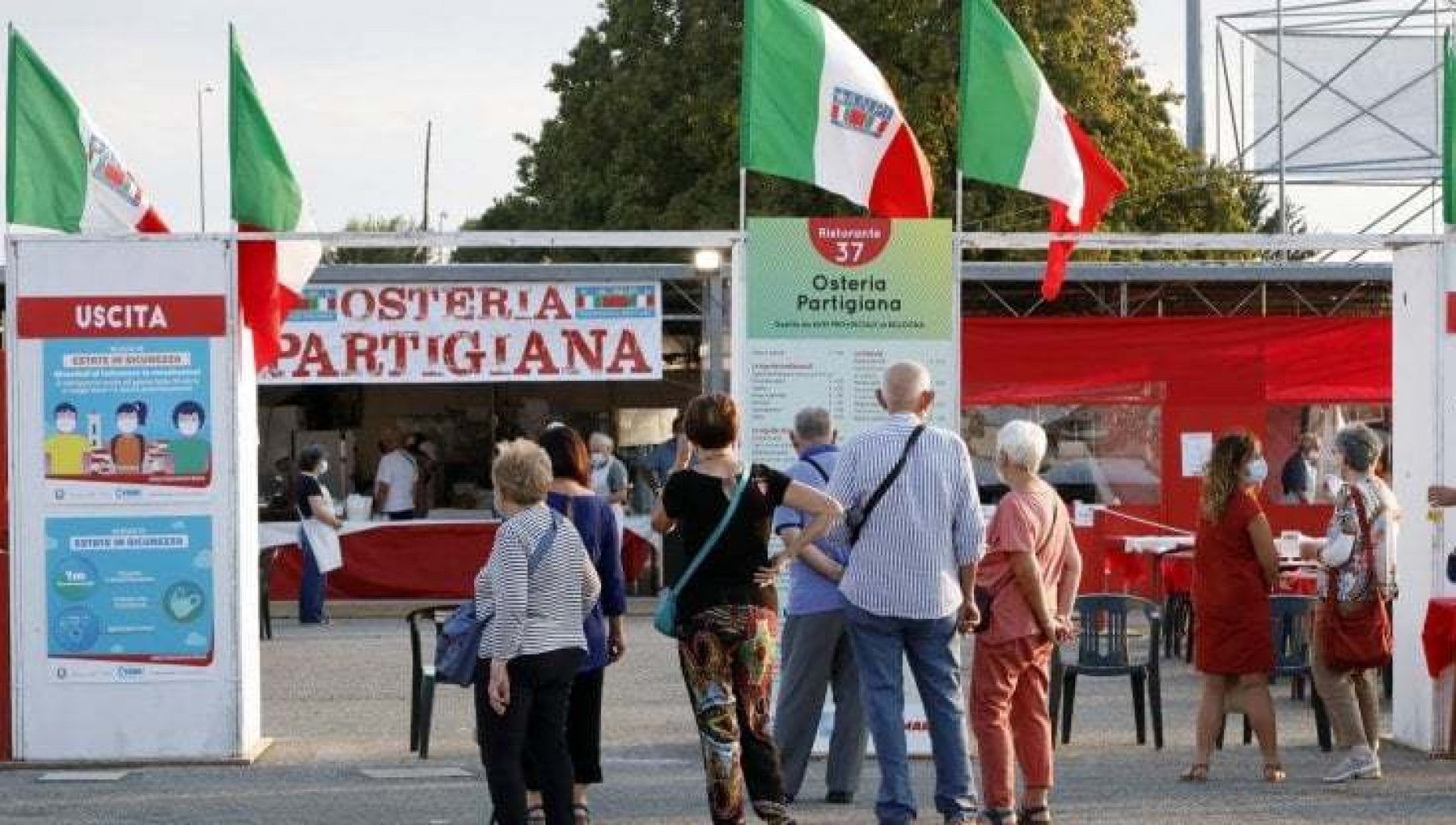Paradossi delle elezioni a settembre a Bologna festa de l'Unità senza
