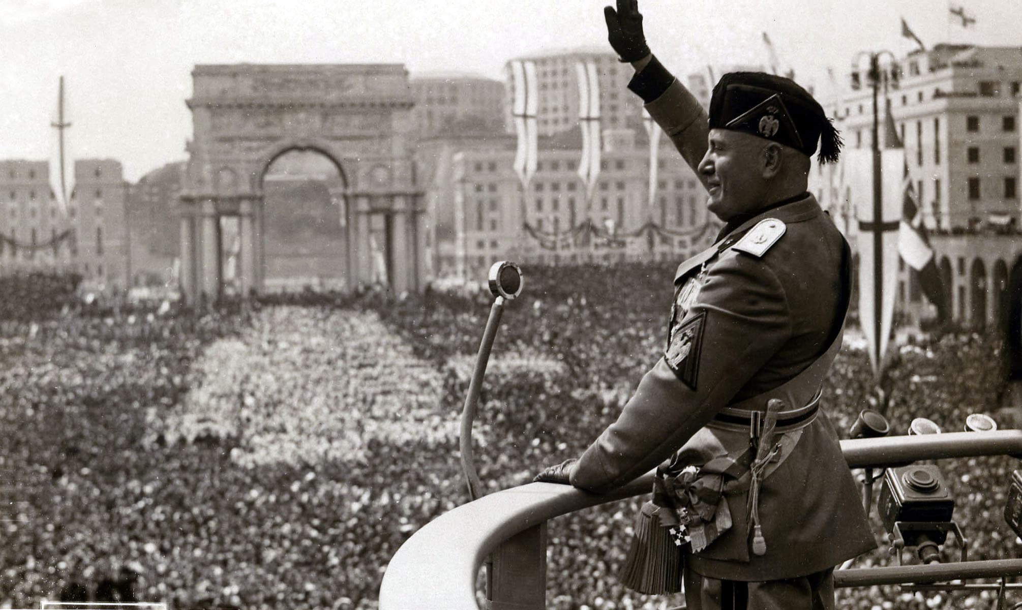 I radicali italiani: "Revocare tutte le cittadinanze a un criminale come Mussolini"