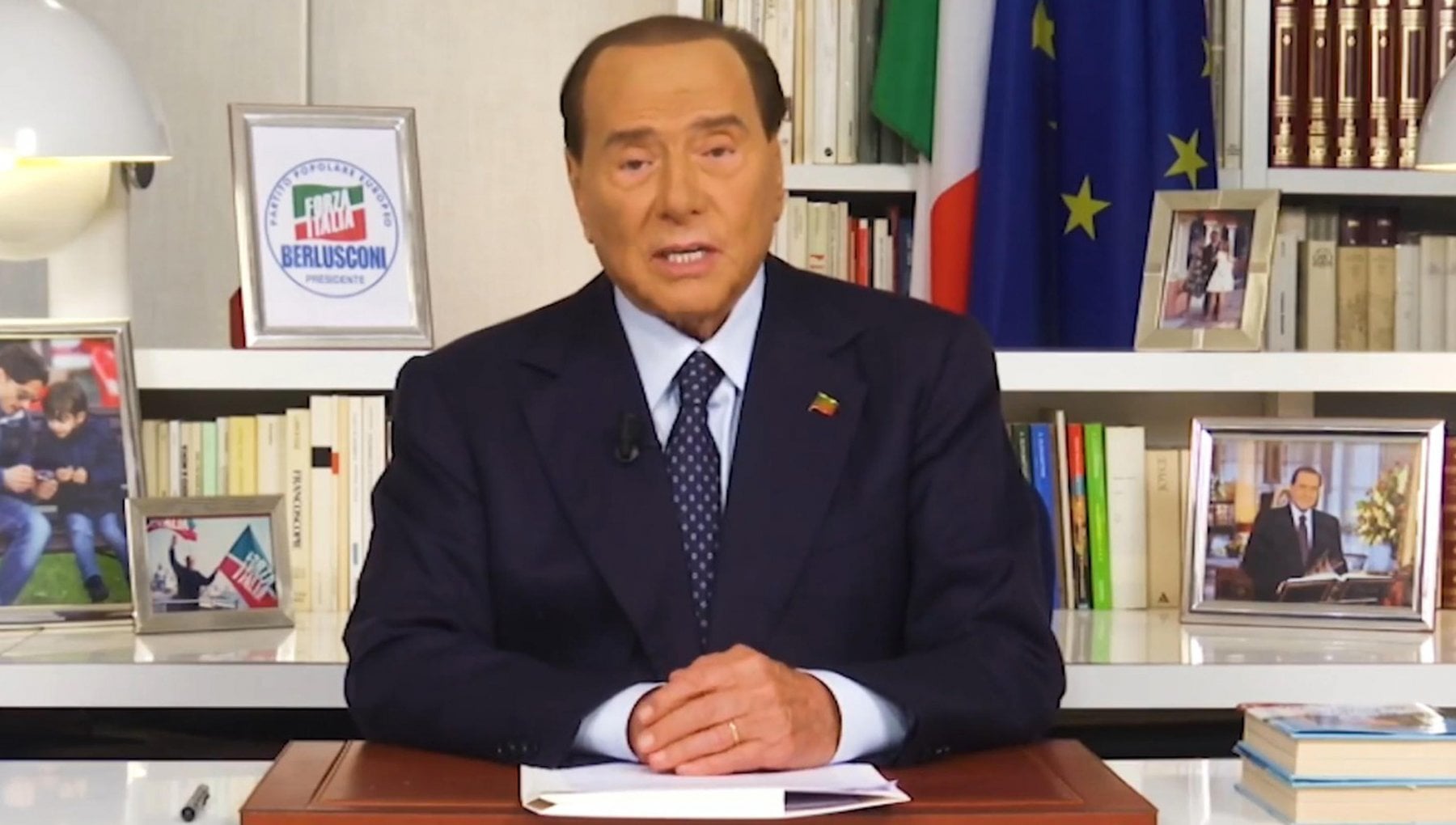 Berlusconi rilancia le bugie già sbugiardate: "Votatemi per un nuovo miracolo italiano"