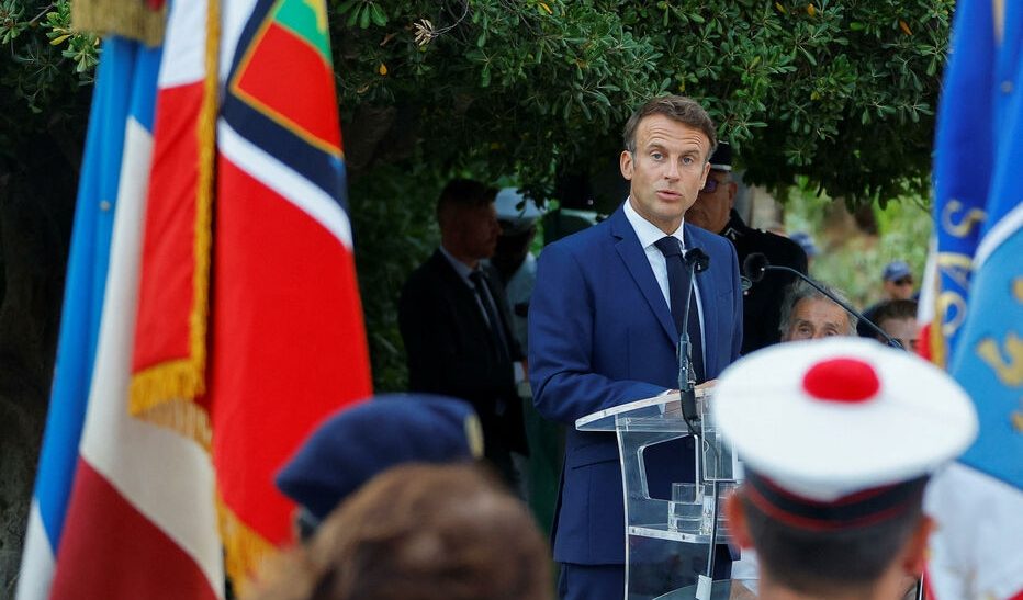 Ucraina, Macron ai francesi: "Dobbiamo accettare il prezzo della libertà"