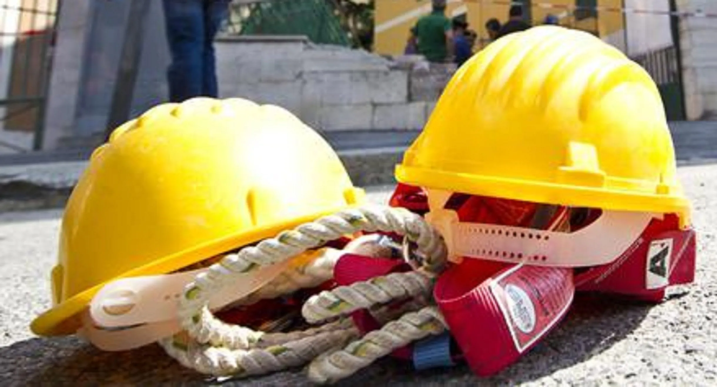 Marcianise, operaio muore schiacciato da un carrello in azienda: è una strage continua