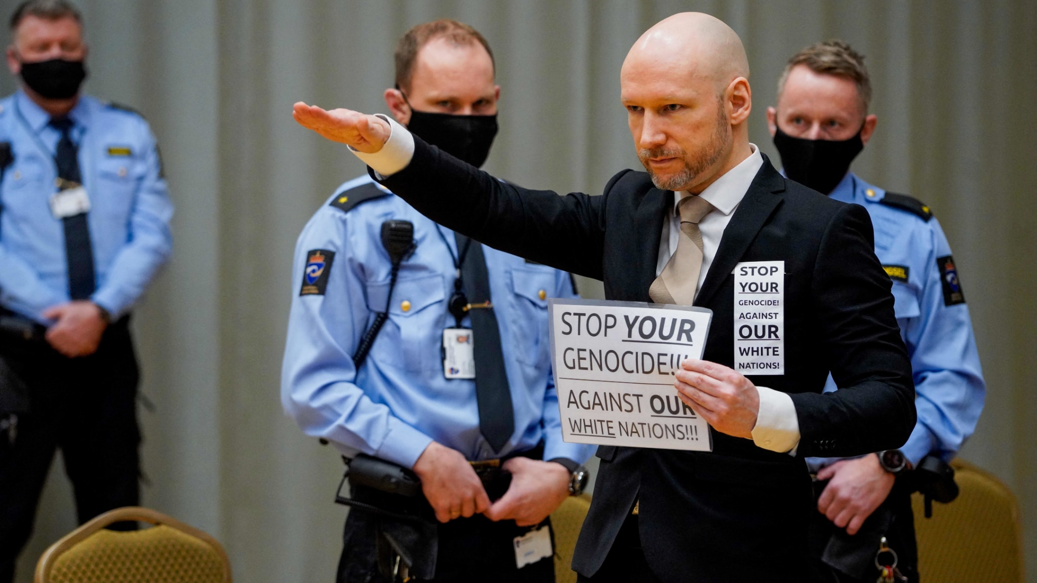 anders-breivik Breivik fa causa al governo norvegese: "Voglio uscire dall'isolamento"