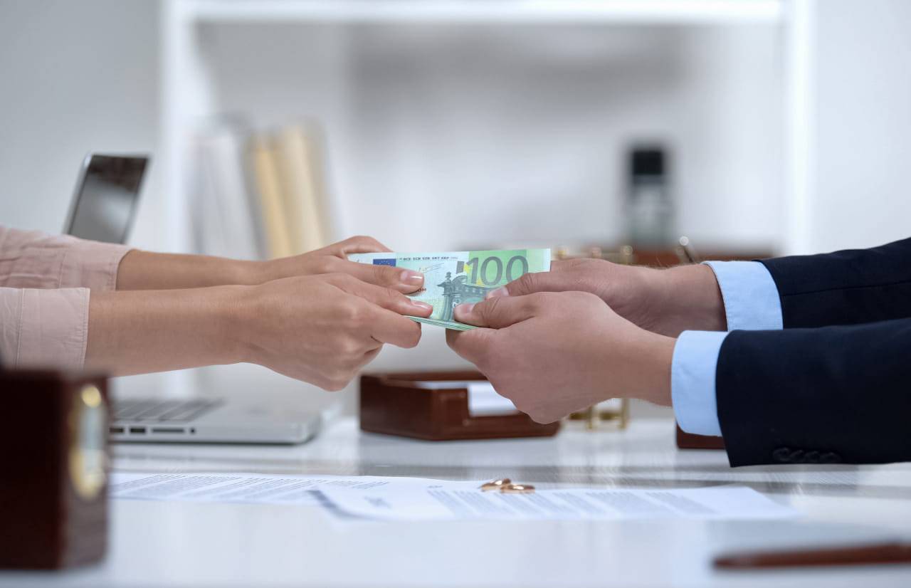 Approvato il bonus "padri separati": assegni fino a 800&euro; per il mantenimento dei figli