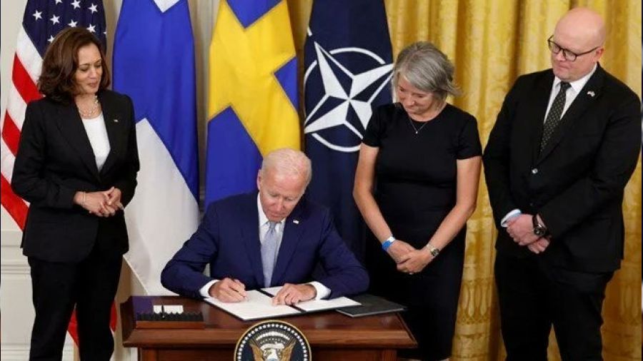 Biden firma la ratifica dell'ammissione di Svezia e Finlandia nella Nato