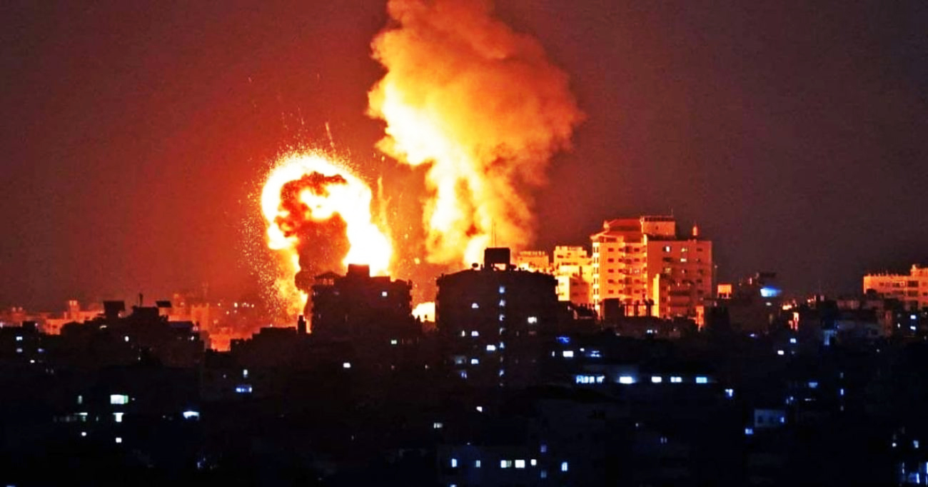 Israele bombarda la Striscia di Gaza: 13 morti, 4 sono bambini