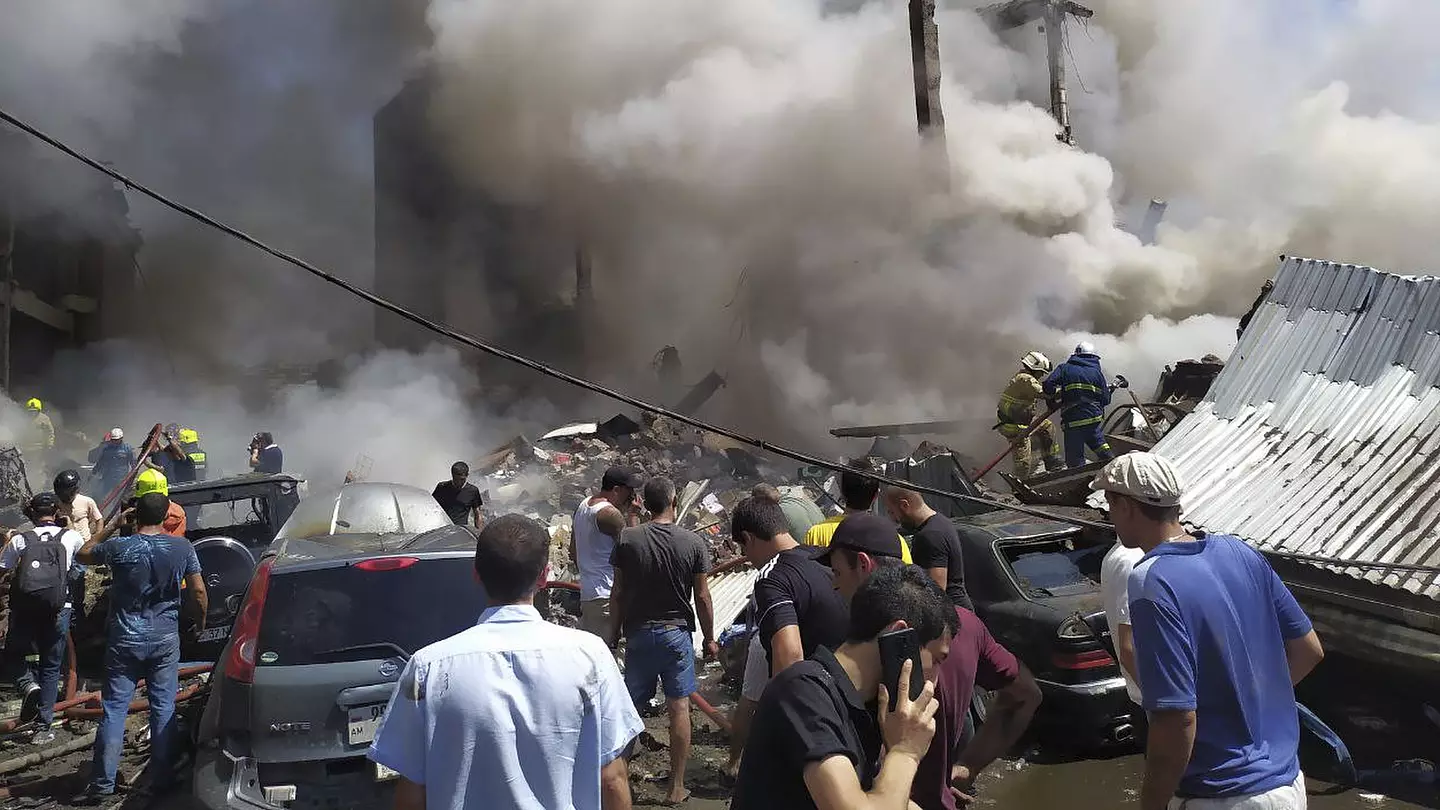 Armenia, 5 morti e 60 feriti per un'esplosione al mercato di Erevan