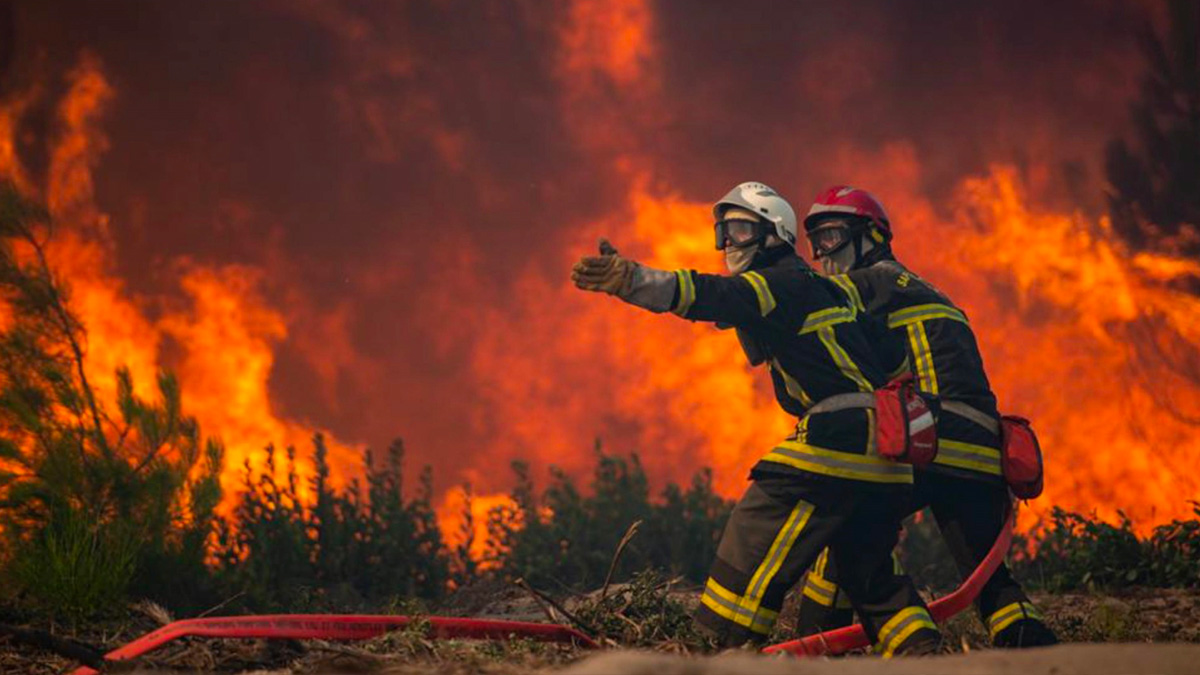 Incendi, la Gironda in fiamme: evacuate circa 10mila persone in Francia