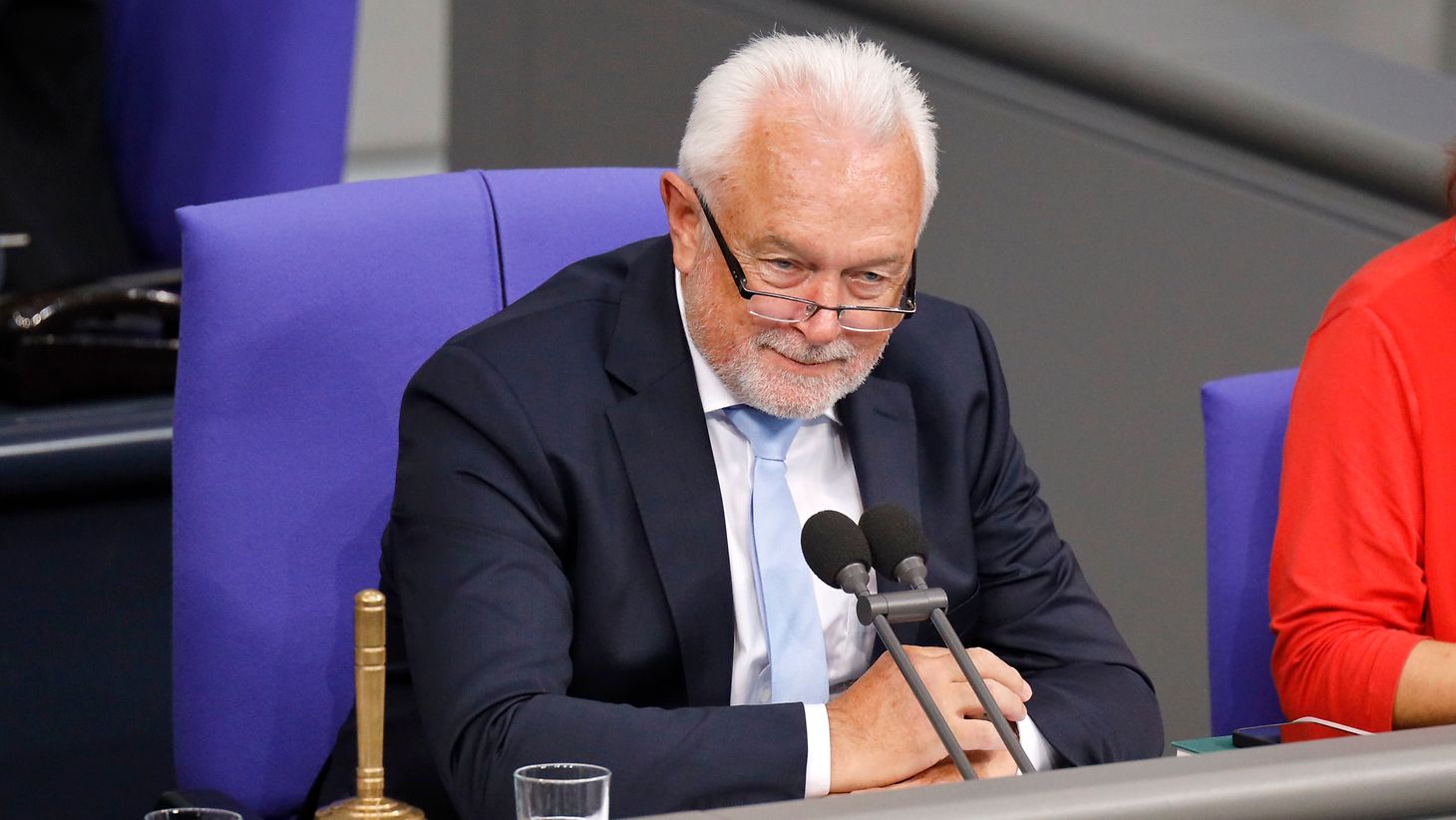 Il vicepresidente del parlamento tedesco: "Aprite il Nord Stream". Scholz critico