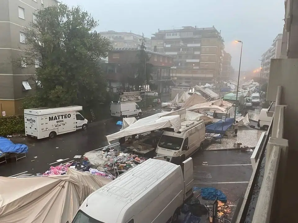 Maltempo, due morti a Lucca e Carrara: si contano i feriti a causa dei crolli