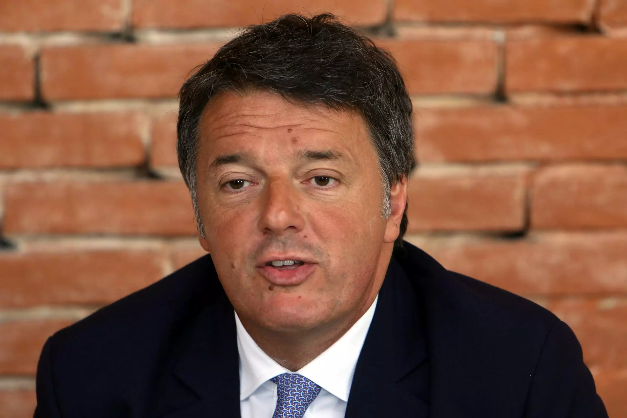 Renzi: "Mai i nostri voti a un governo di destra"