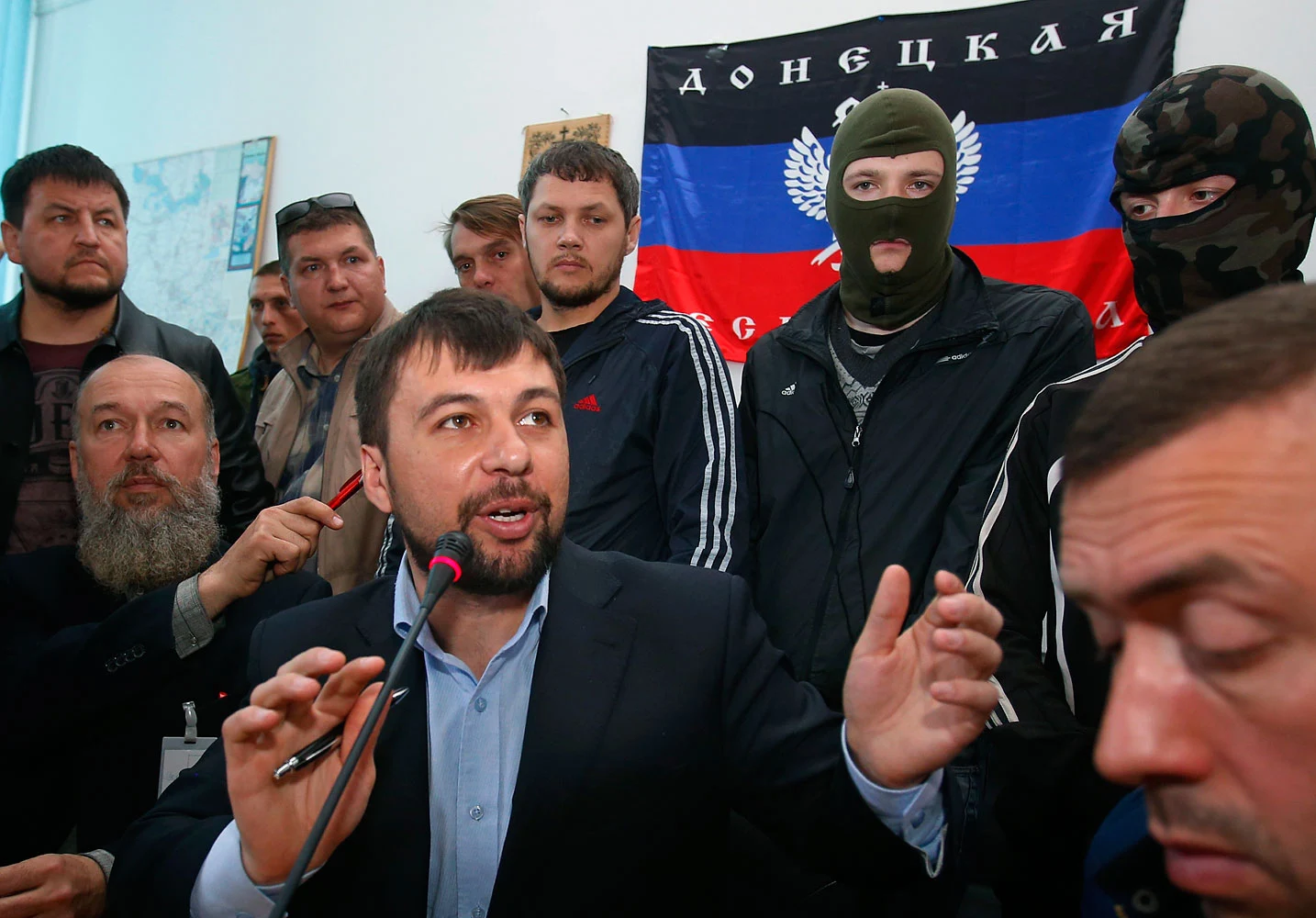 I filo-russi del Donetsk denunciano Kiev: "Bimba di sei anni morta sotto le bombe in un mercato"