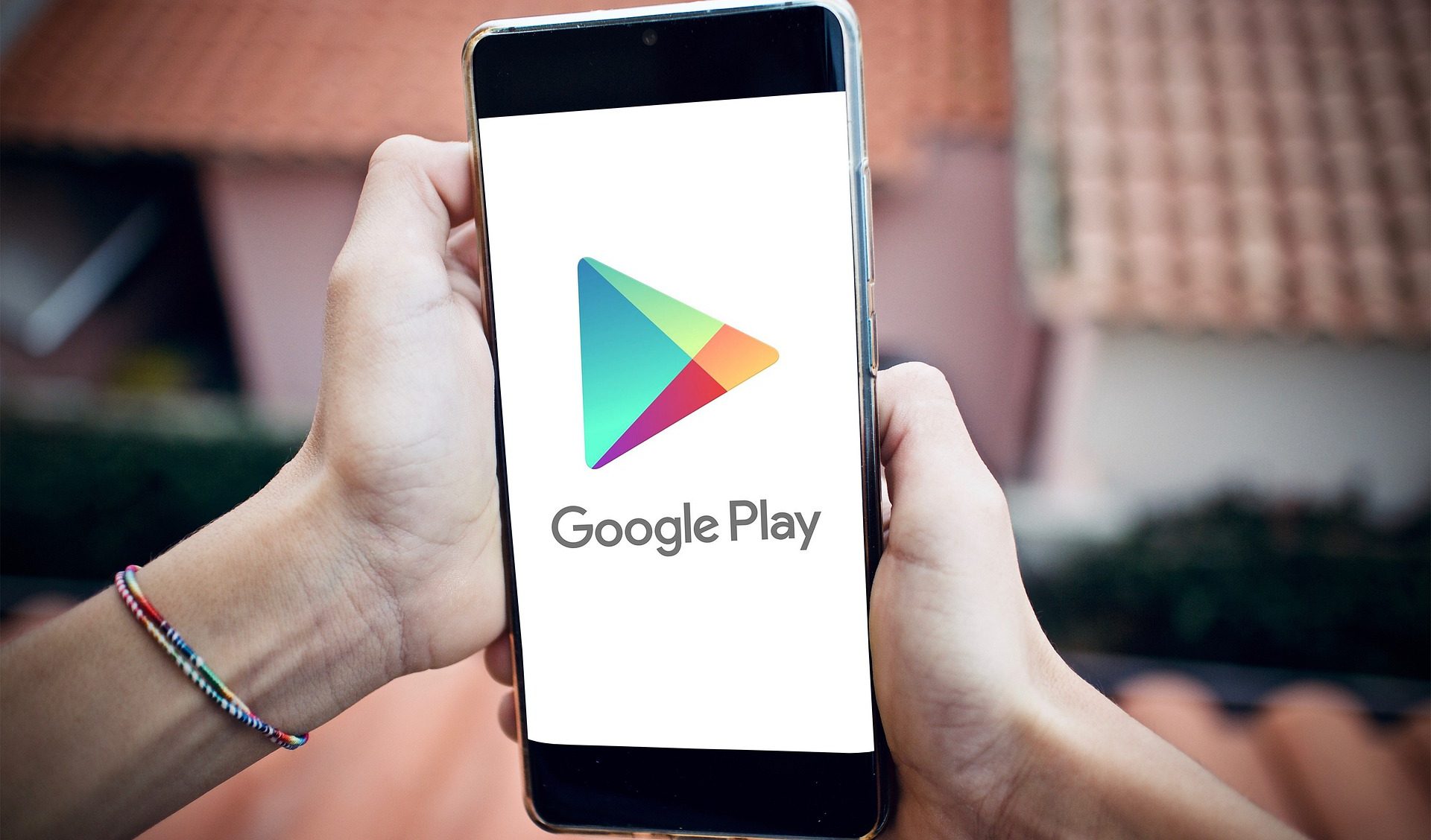 Google Play rifiuta la app  di Trump: ha contenuti che incitano alla violenza