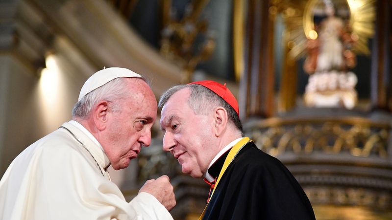 Il cardinale Parolin: "Mondo vicino all'abisso di una guerra nucleare, ripugnanti le minacce"