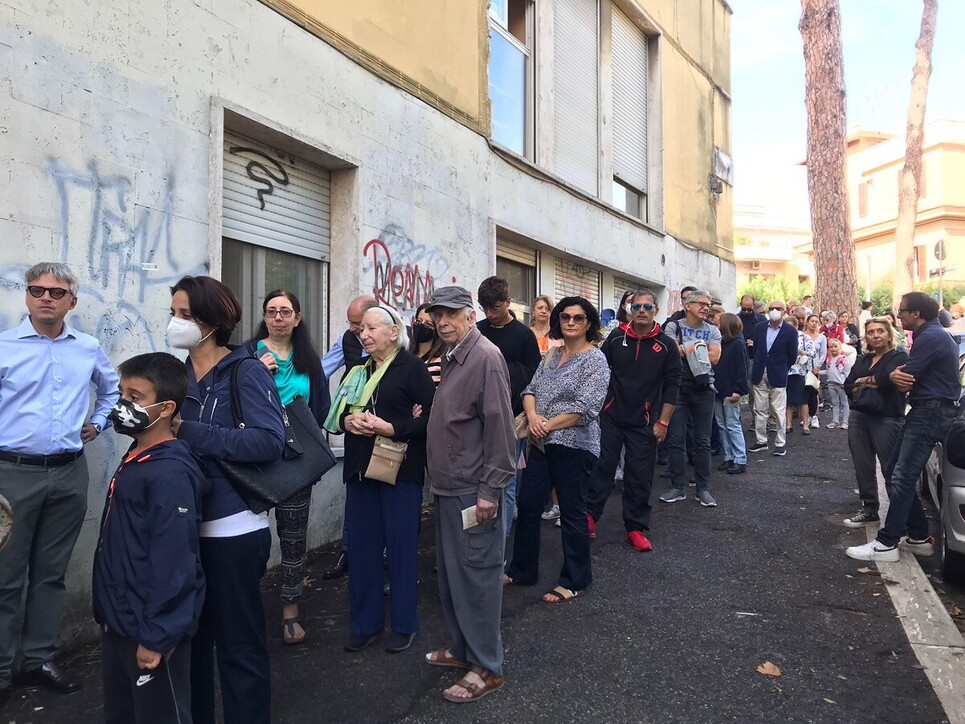 Da Aosta a Palermo è caos ai seggi, e molti incolpano il tagliando antifrode