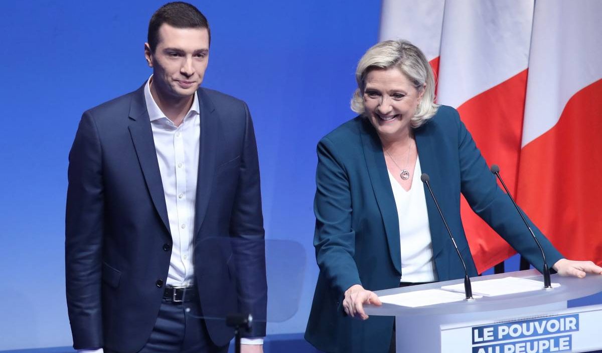 Putin, il partito di Le Pen sulle posizioni di Salvini: "Togliere le sanzioni energetiche"