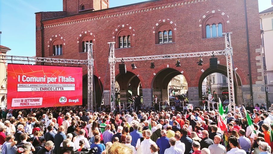 Letta: "Oggi Pontida è provincia d'Ungheria, la Lega vuole il Nord contro il Sud"