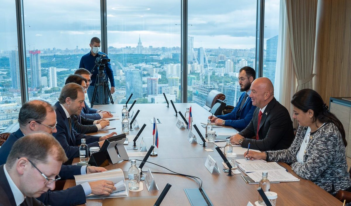 La Serbia vuole la Ue ma si tiene stretta la Russia: da Mosca gas a prezzi più favorevoli