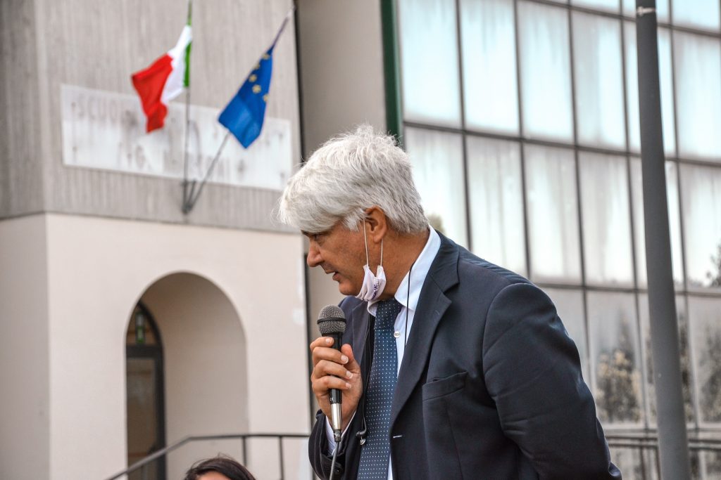 La lettera del direttore dell'ufficio scolastico regionale agli studenti delle Marche sembra un reperto del Ventennio...