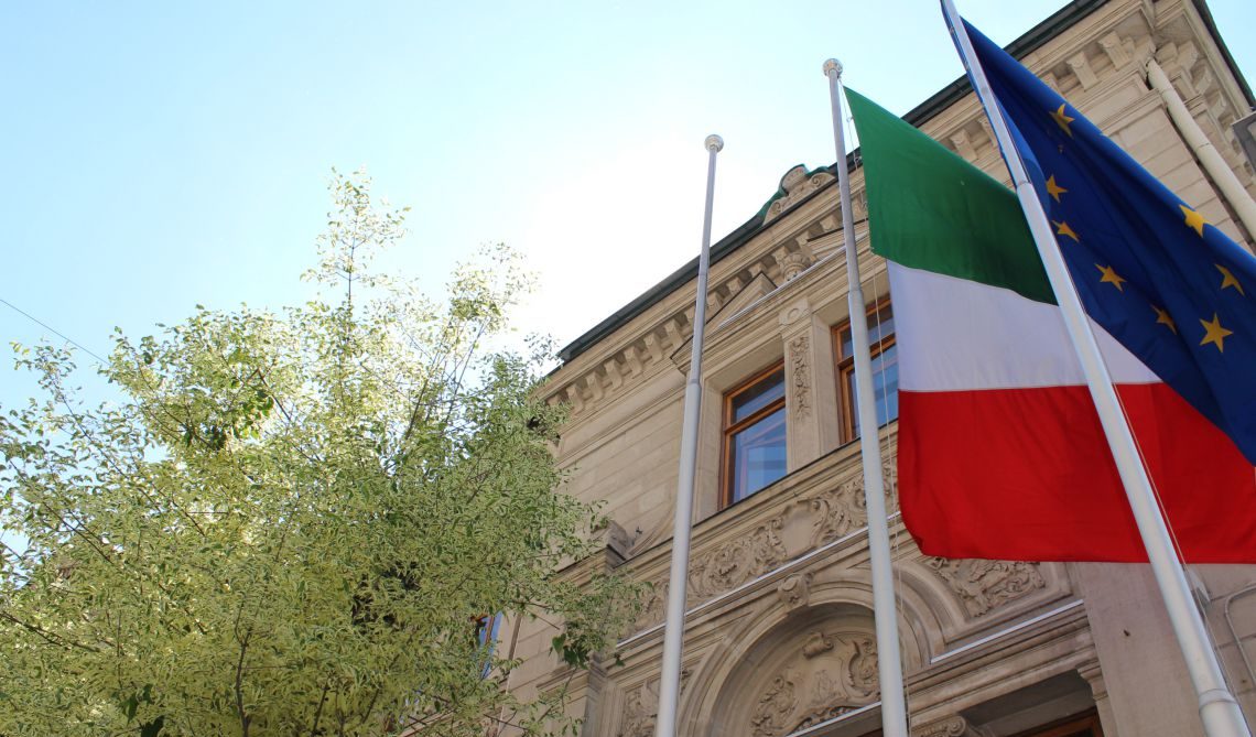 L'ambasciata italiana a Mosca: "Se la presenza non è necessaria lasciate la Russia"