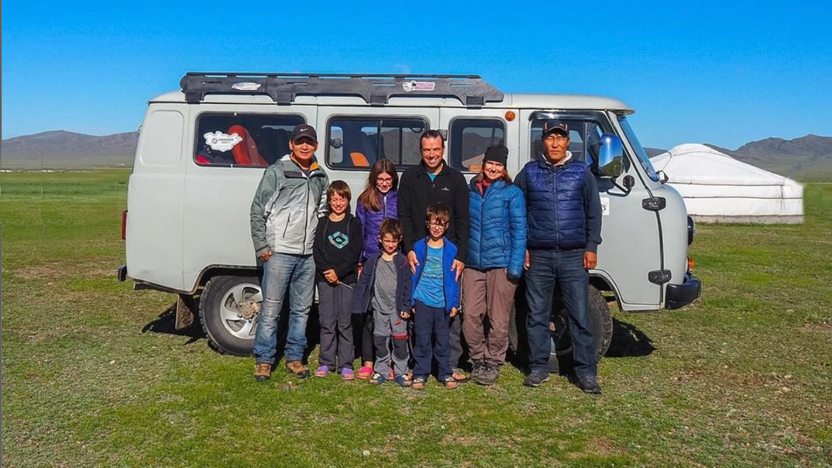 Il giro del mondo prima che i figli diventino ciechi: il regalo di una coppia canadese ai propri ragazzi