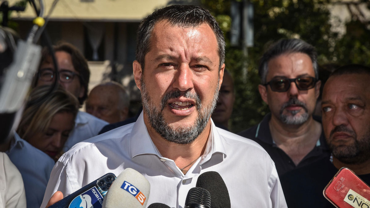 Salvini e Meloni allo scontro, il leader della Lega: "Basta temporeggiare sullo scostamento di bilancio"