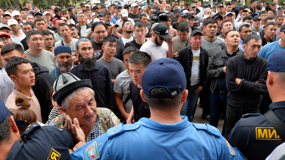 Scontri militari tra Kirghizistan e Tagikistan: i morti salgono a 62