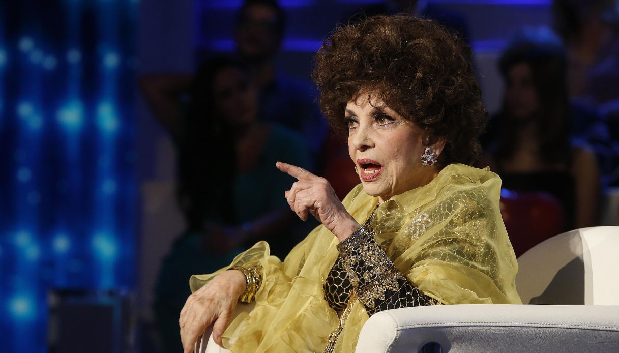 Paura per Gina Lollobrigida: l'attrice 95enne si è fratturata un femore a causa di una caduta