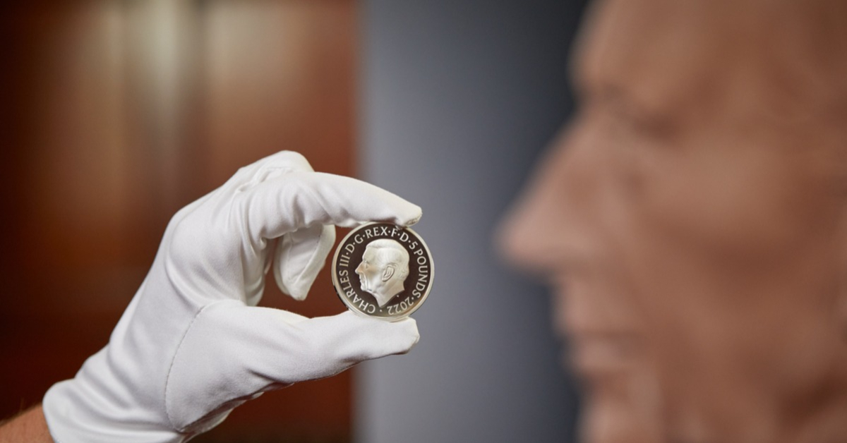 Carlo III finisce sulle Sterline: svelata la nuova moneta con l'effigie del Re