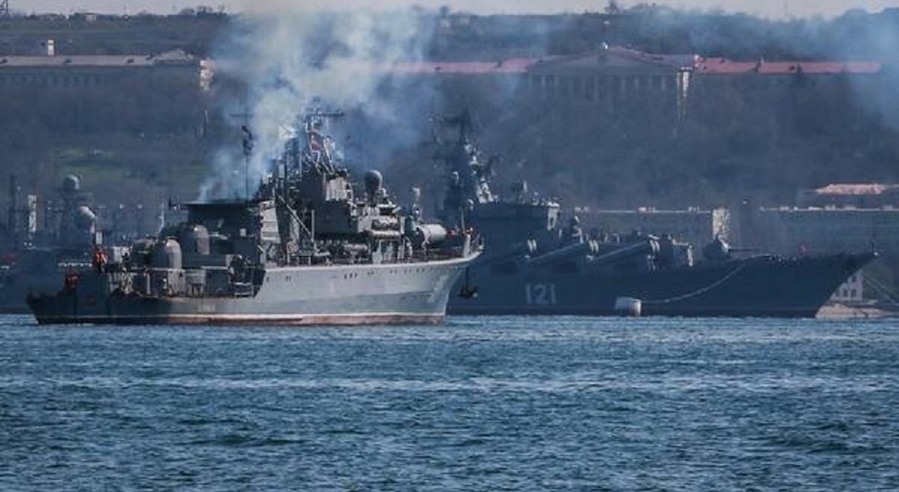 Russia e Cina, le navi da guerra pattugliano il Pacifico: esercitazioni congiunte per le due Potenze