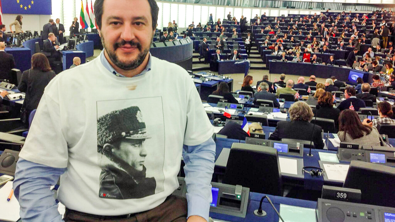 Salvini il patetico: "Tutti hanno collaborato con Putin". (Ma solo lui girava con le maglie dello Zar)