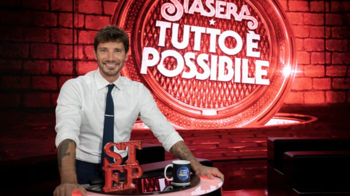 "Stasera tutto è possibile", alle 21.20 su Rai 2 il comedy show di Stefano De Martino: ospiti e anticipazioni