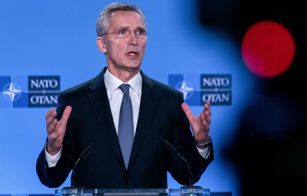 Stoltenberg: "E' l'Iran a fornire i droni a Mosca". Teheran: "Fornisca le prove"