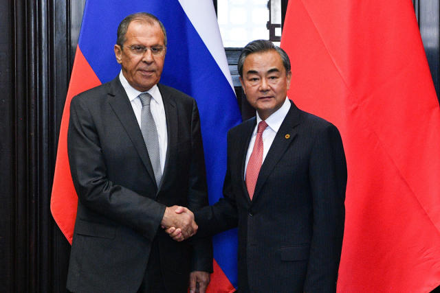 La Cina si improvvisa mediatrice: "Mosca pronta a dialogare con Washington e Kiev"