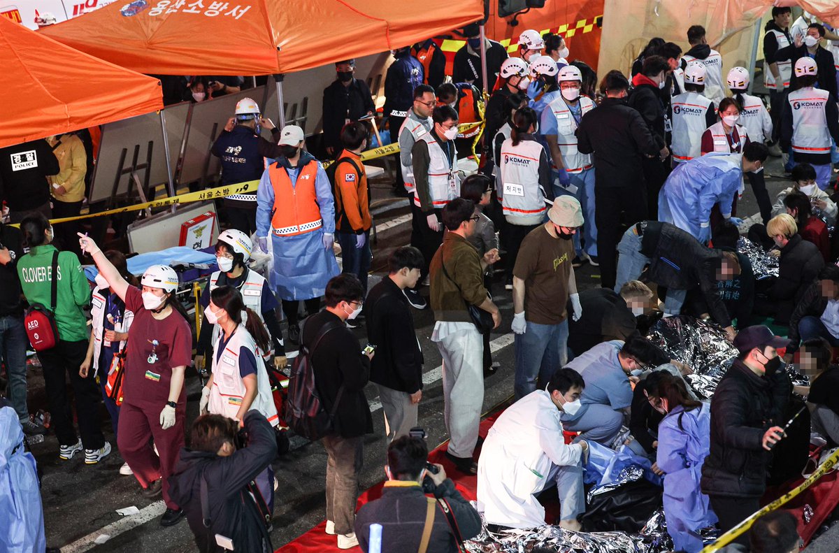 Strage di Seul: 153 morti, 90 sono ragazzine schiacciate nella calca per i festeggiamenti di Halloween