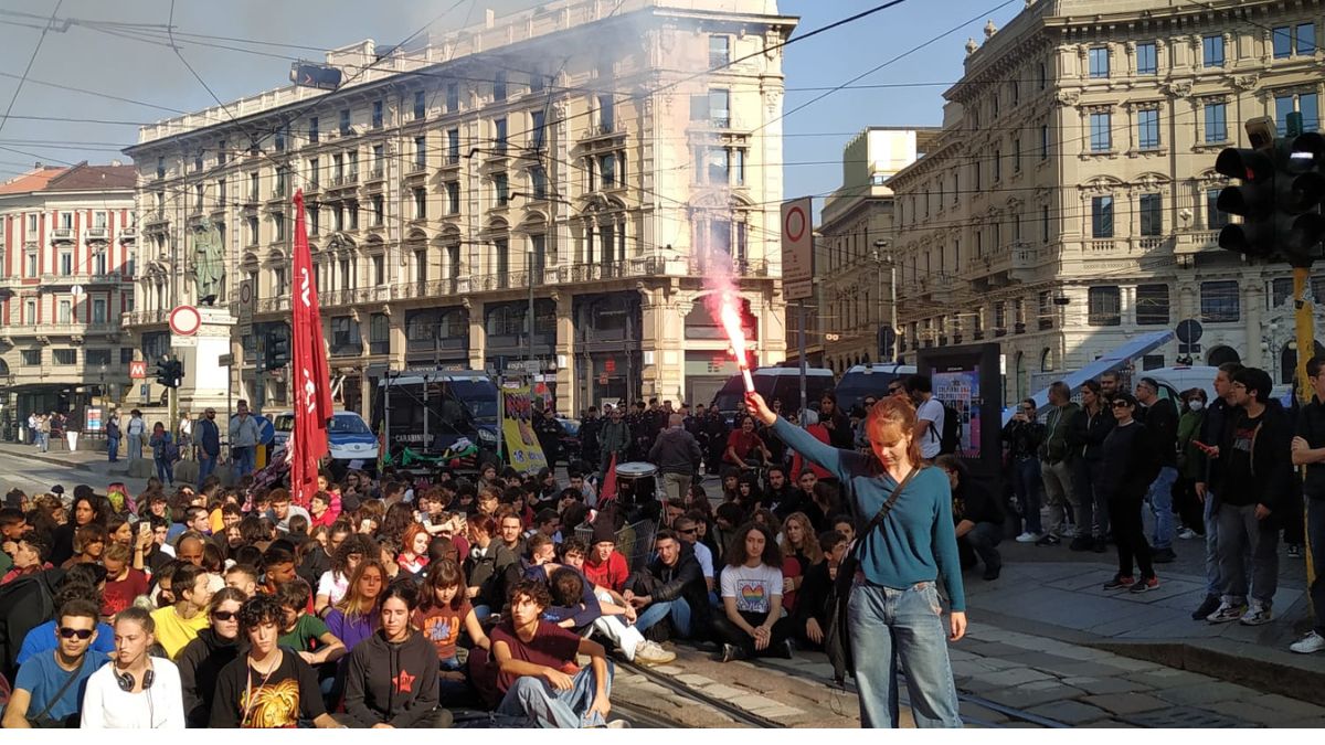 Carovita, gli universitari manifestano a Siena e nel Paese