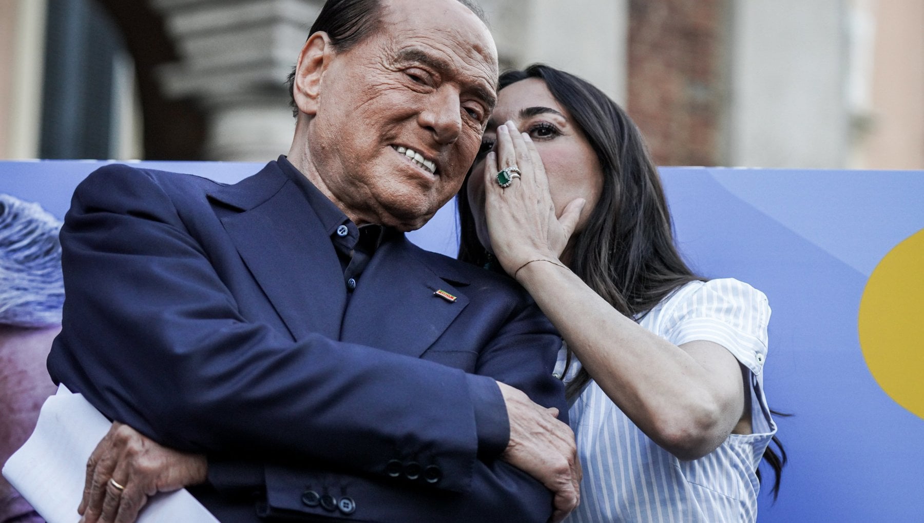 Berlusconi lo smemorato rivendica i suoi successi contro la mafia