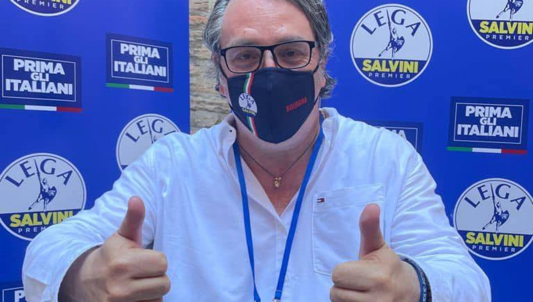 Il caso del Segretario della Lega con il tatuaggio fascista: "L'ho fatto da ragazzino..."