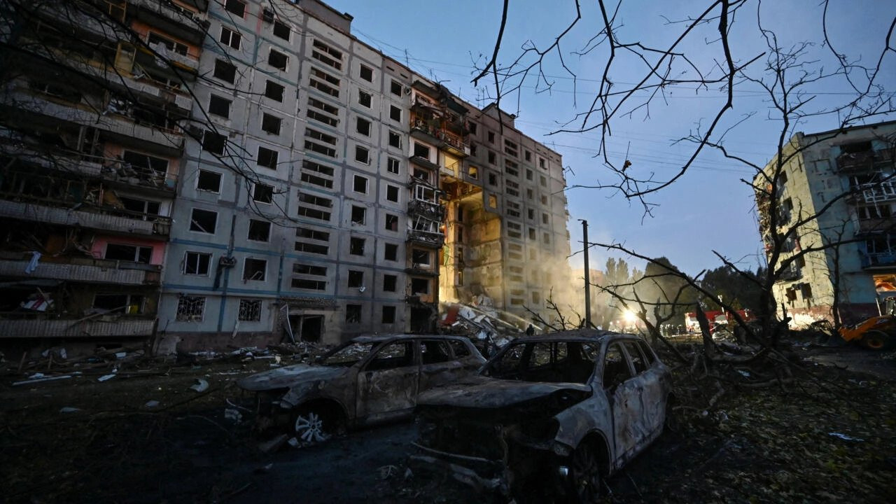 Ucraina, la città di Zaporizhzhia è sotto attacco: "I russi ci stanno bombardando"