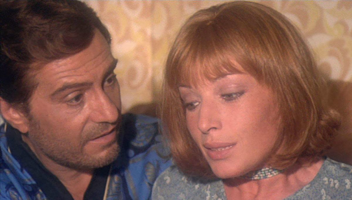 "Basta che non si sappia in giro...!" stasera su Rete 4: la trama del film con Nino Manfredi e Monica Vitti