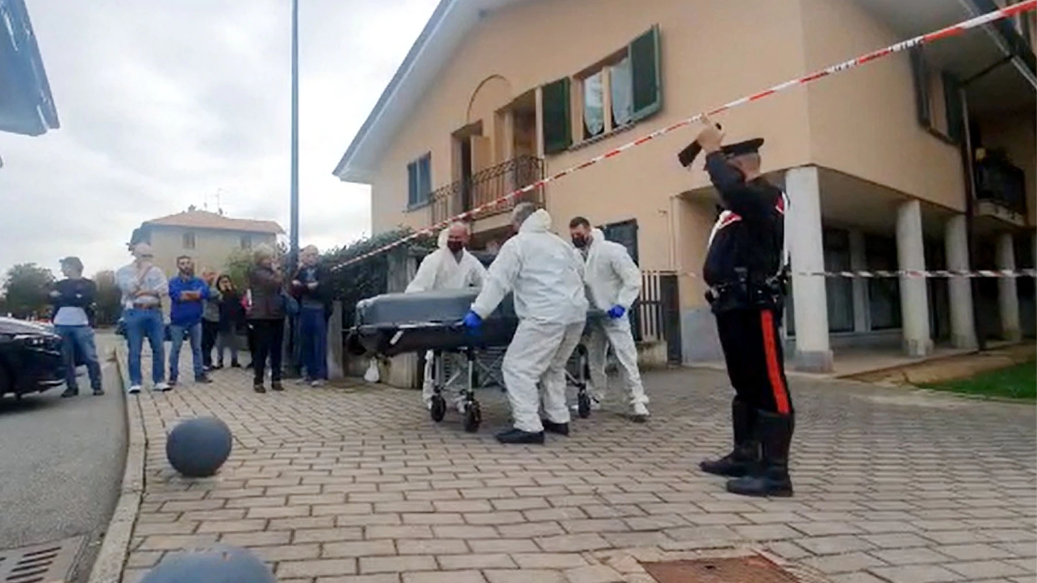 Padre 80enne uccide la figlia disabile e poi si toglie la vita: il dramma in provincia di Lecco