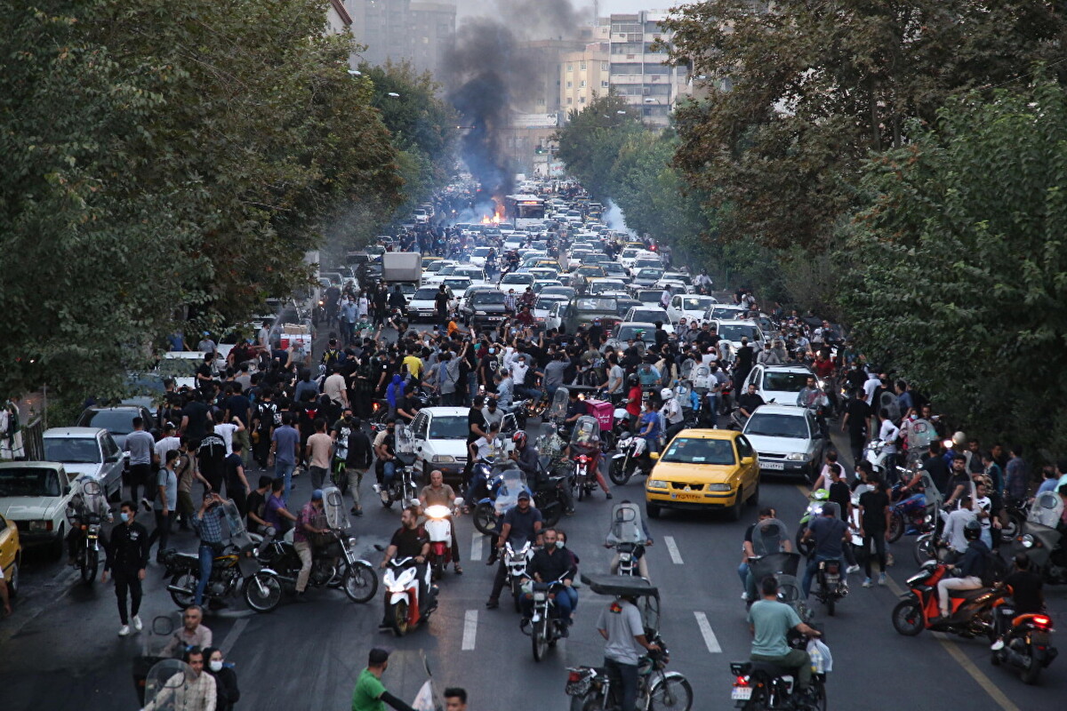 Iran, un italiano è stato arrestato durante le proteste: in corso le verifiche della Farnesina