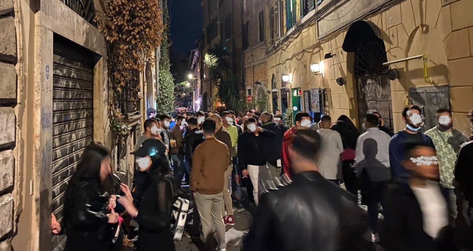 Ragazzi prendono a calci in faccia un senzatetto, la violenza nel cuore di Roma