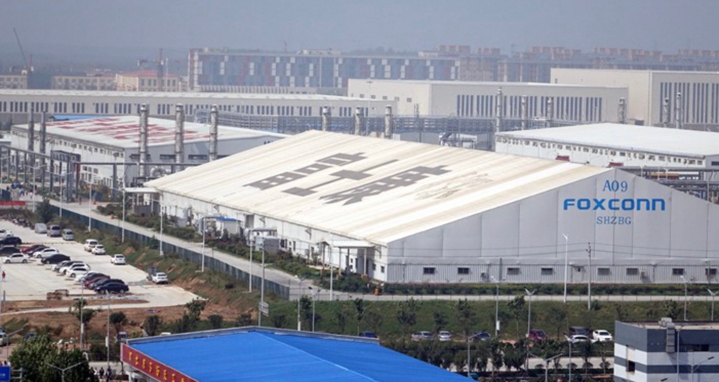 Ennesimo lockdown in Cina: l'area intorno alla più grande fabbrica di iPhone al mondo è inaccessibile