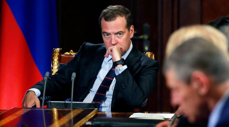 L'ultima follia di Medvedev: "La Russia ha attaccato per una minaccia nucleare di Kiev"