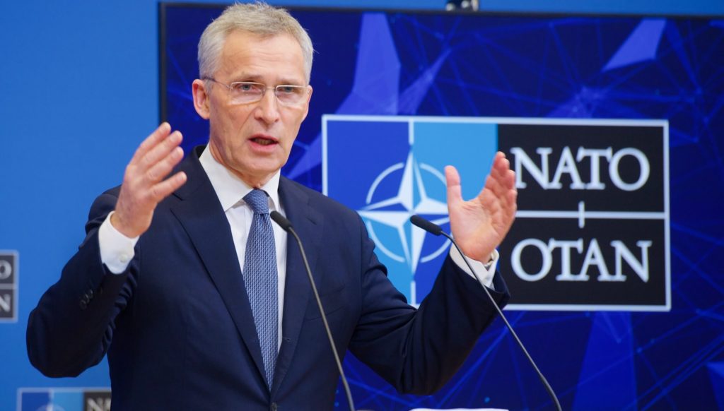 Stoltenberg: "La Nato non sottovaluta la Russia, dobbiamo stare attenti"