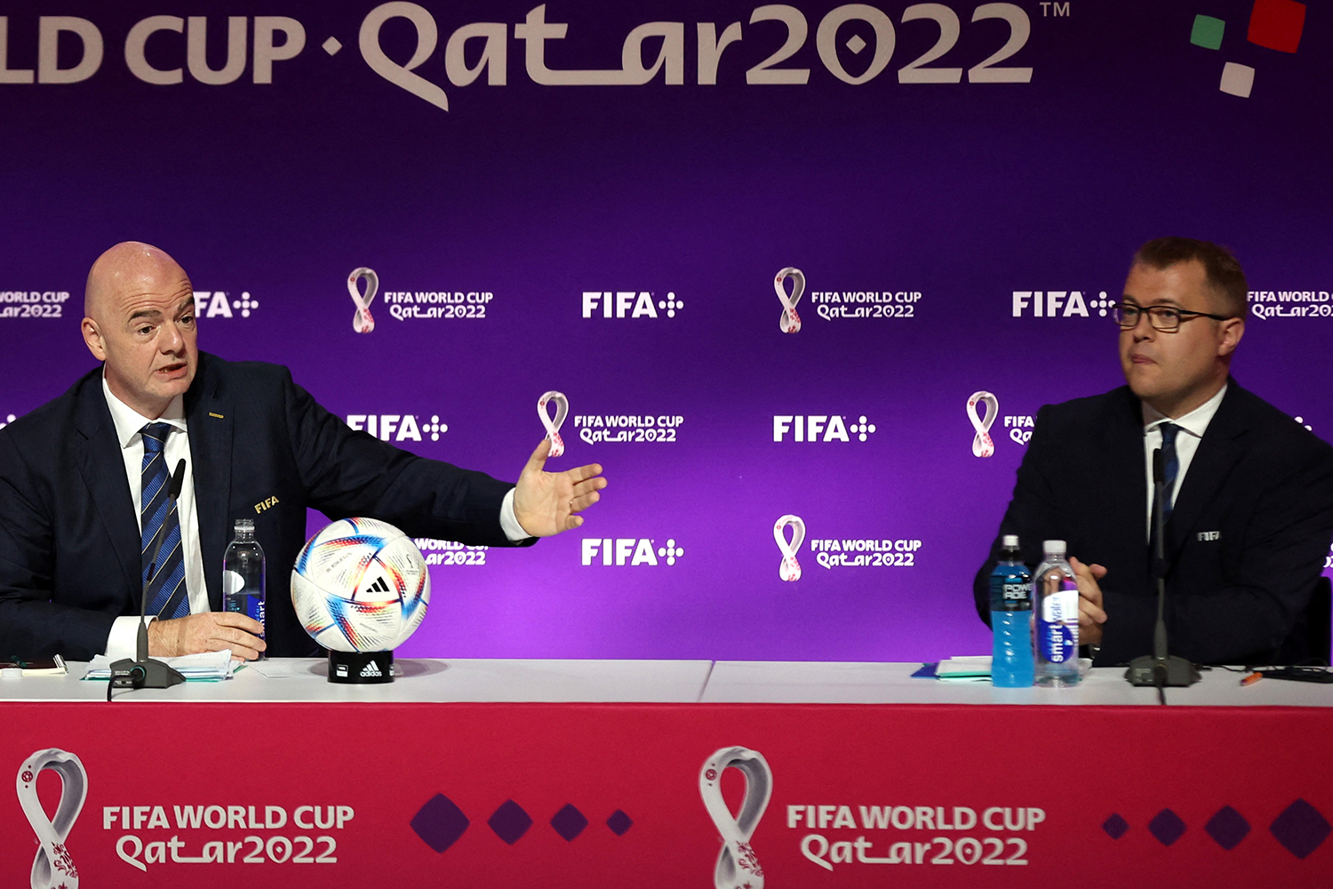 Il capo ufficio stampa della Fifa: "Sono in Qatar e sono gay"