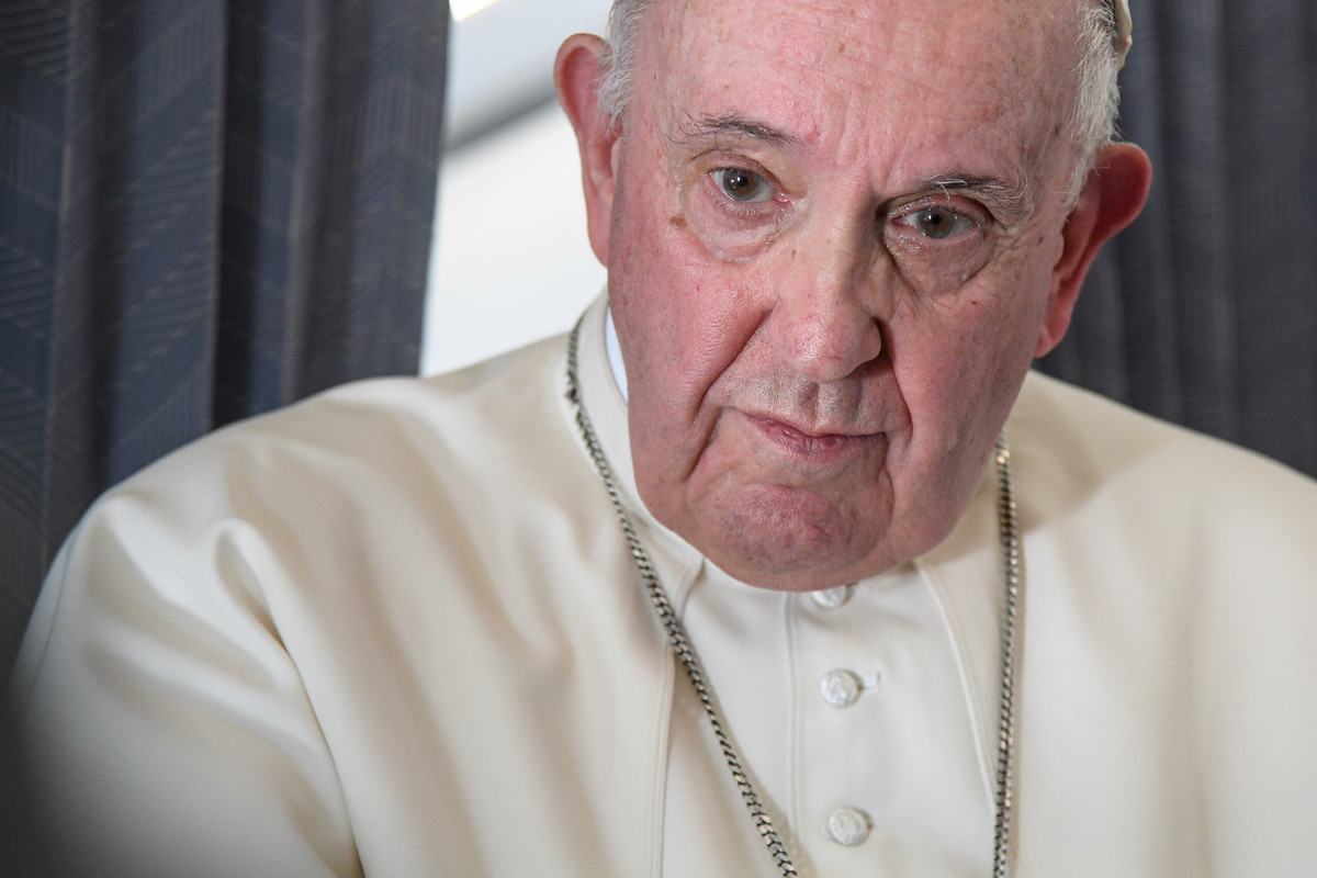 Papa Francesco cita Piersanti Mattarella e parla della guerra: "L'umanità è in pericolo"