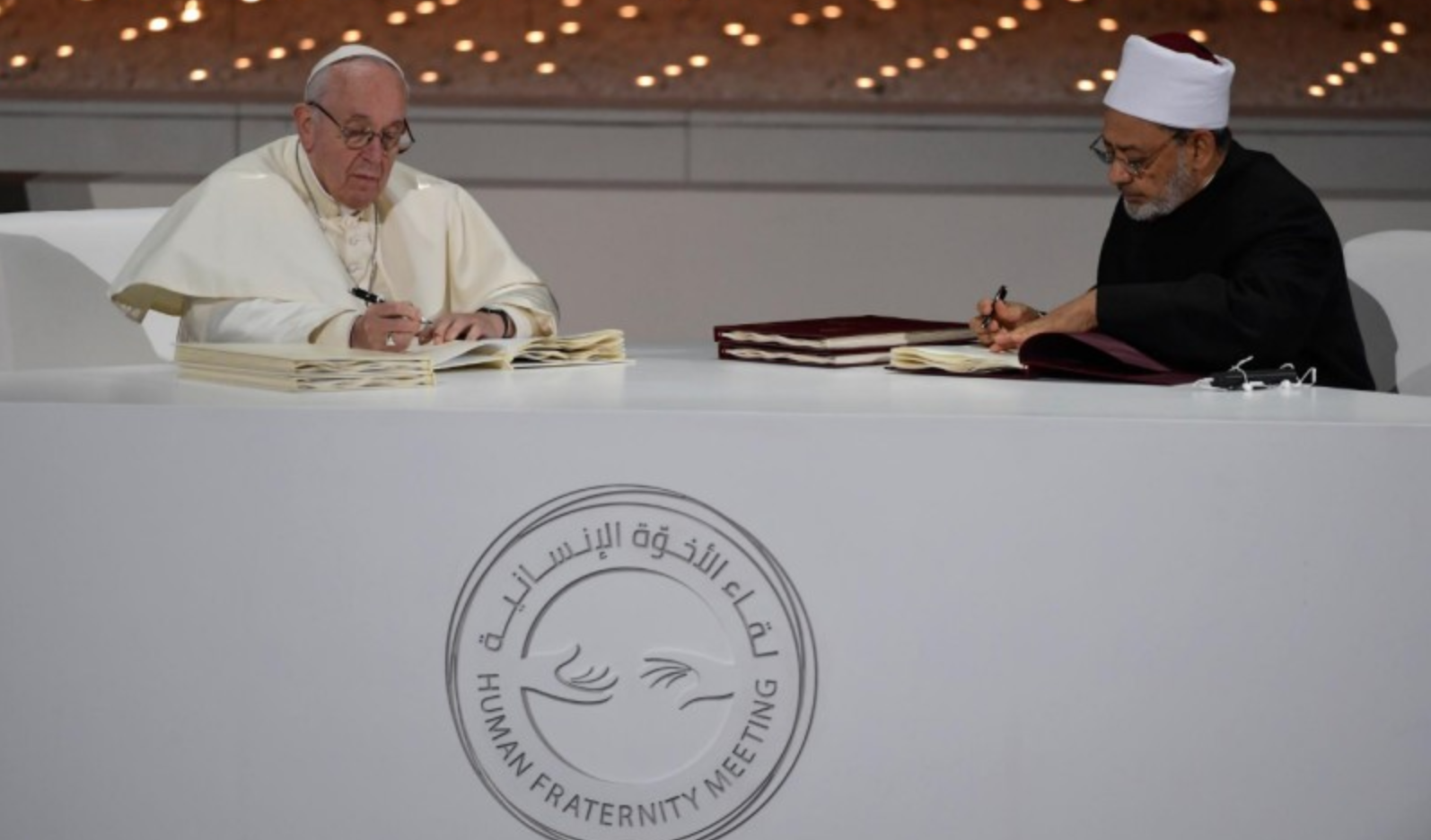 Sarebbe bello se il Papa invitasse a Roma  al Tayyeb per pregare allo stadio con i musulmani d'Italia
