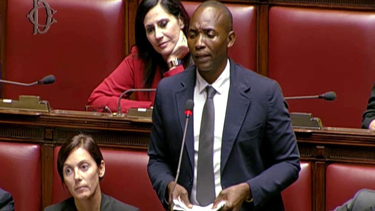 Soumahoro (Avs): "Minori sfruttati e discriminati nelle coop di mia moglie? Falsità, pronto a denunciare"